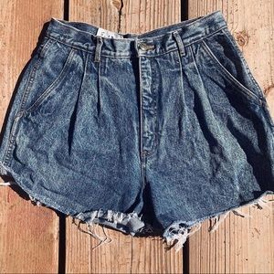 Bill Blass Shorts